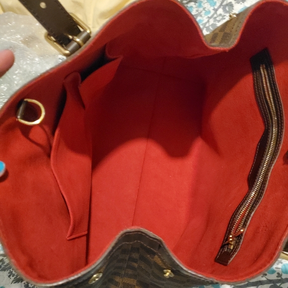 Louis Vuitton Hampstead MM - Picture 8 of 15